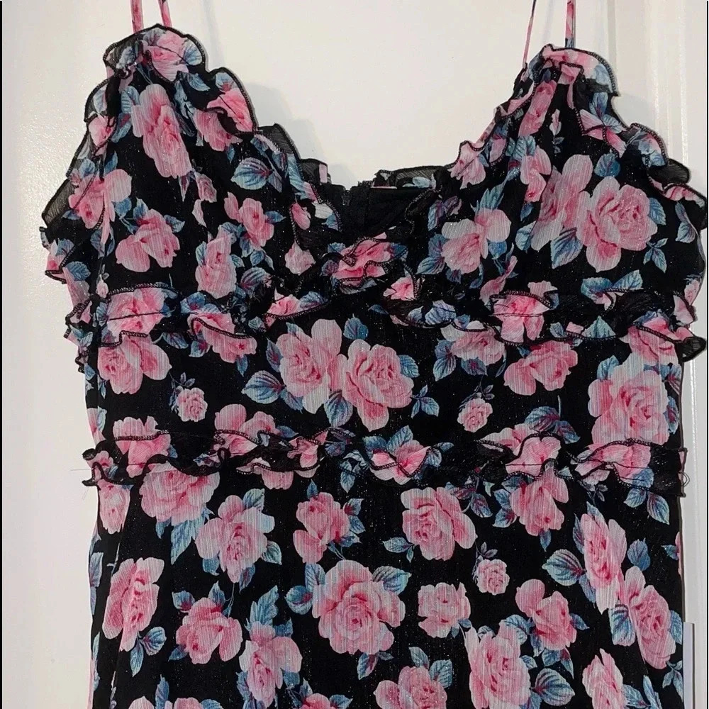 Black floral dress with shimmer super cute - Picture 4 of 8